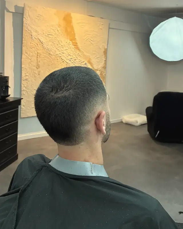 Un dégradé terminé, dans le salon Oihan Barber